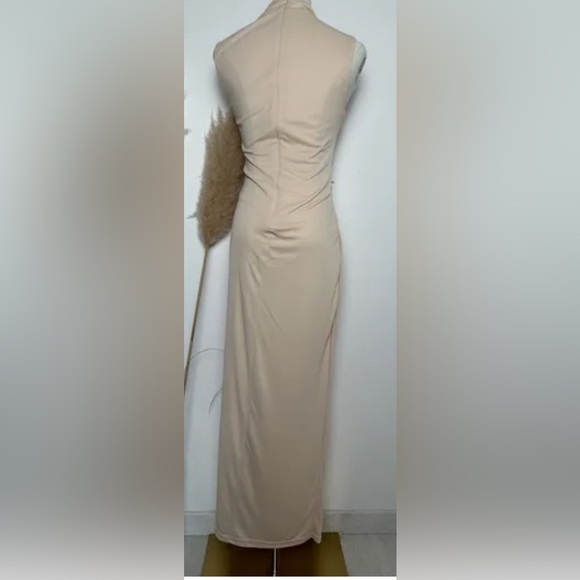 Zara Elegant Cream Sleeveless Dress - Picture 5 of 8